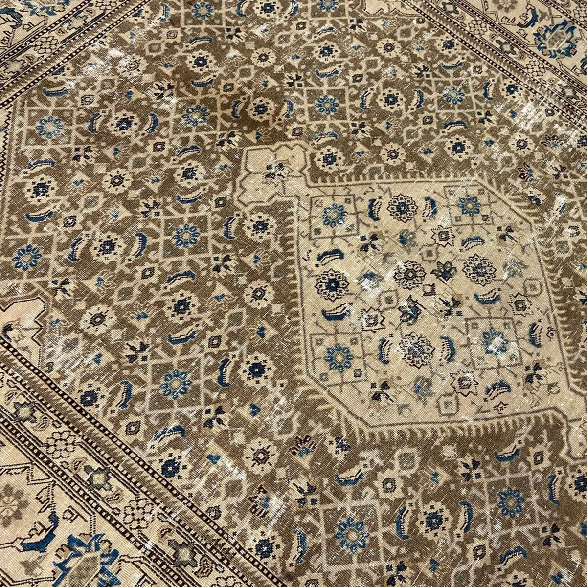 'Petre' Vintage Rug (7 x 10)