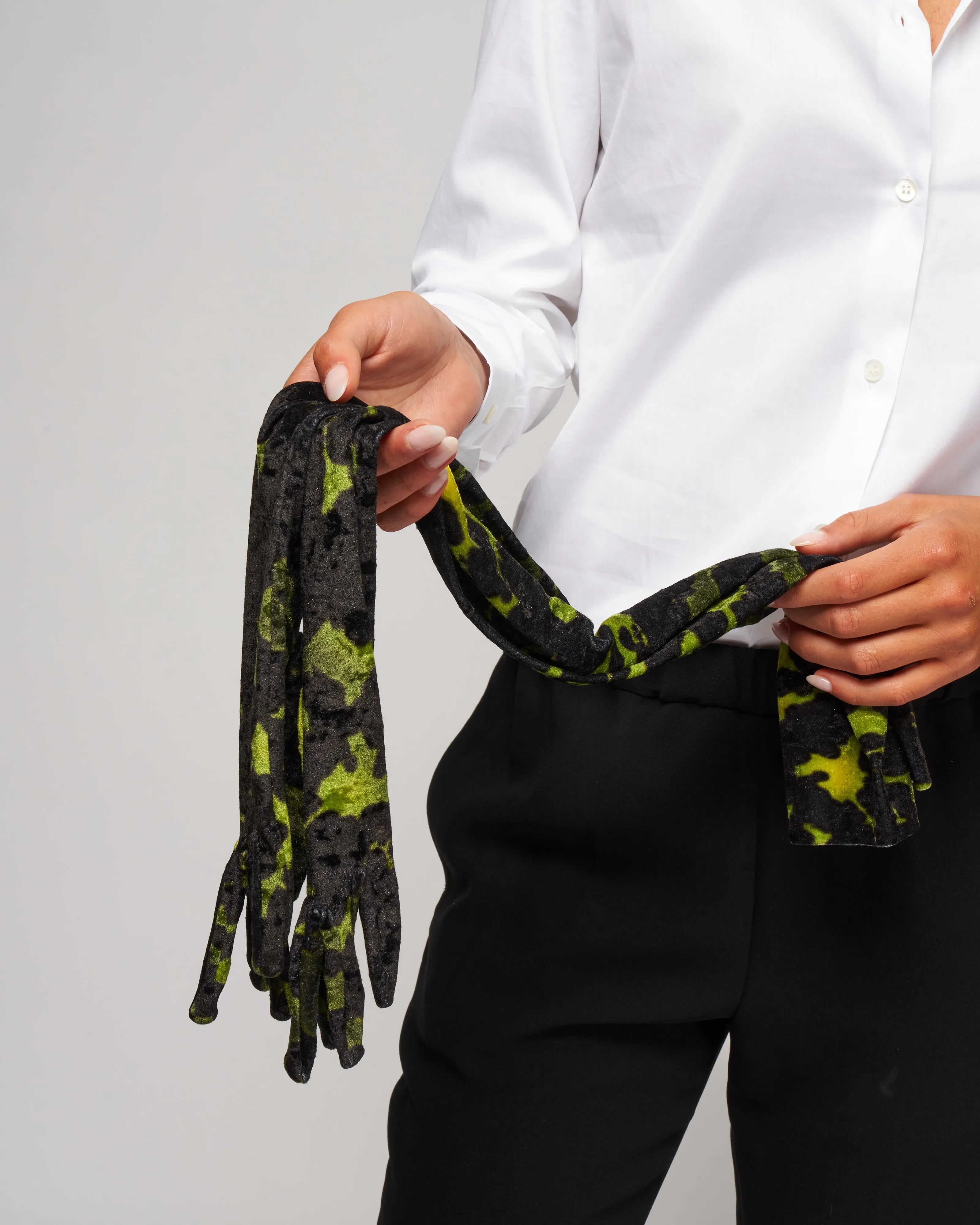 printed velvet gloves - green