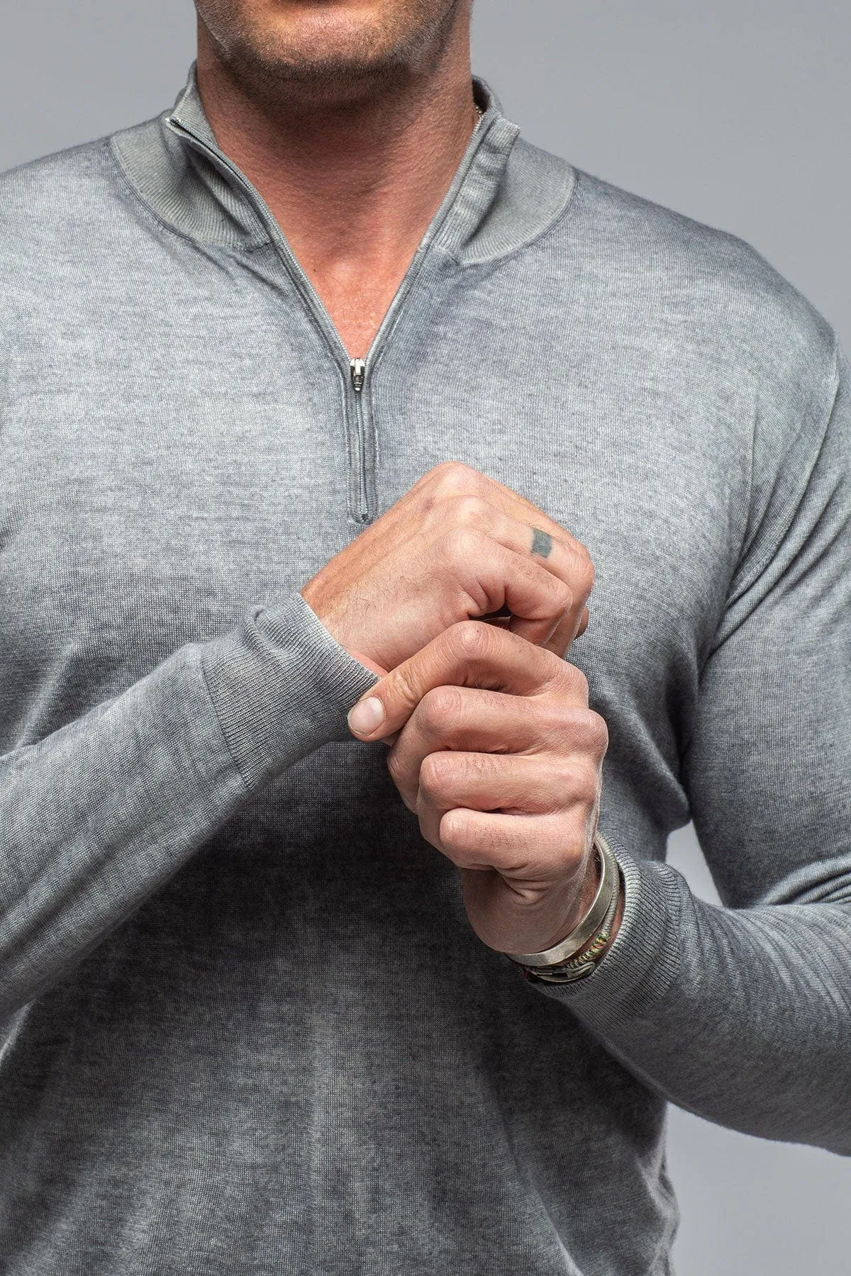 Queniin Cashmere Quarter Zip In Perla