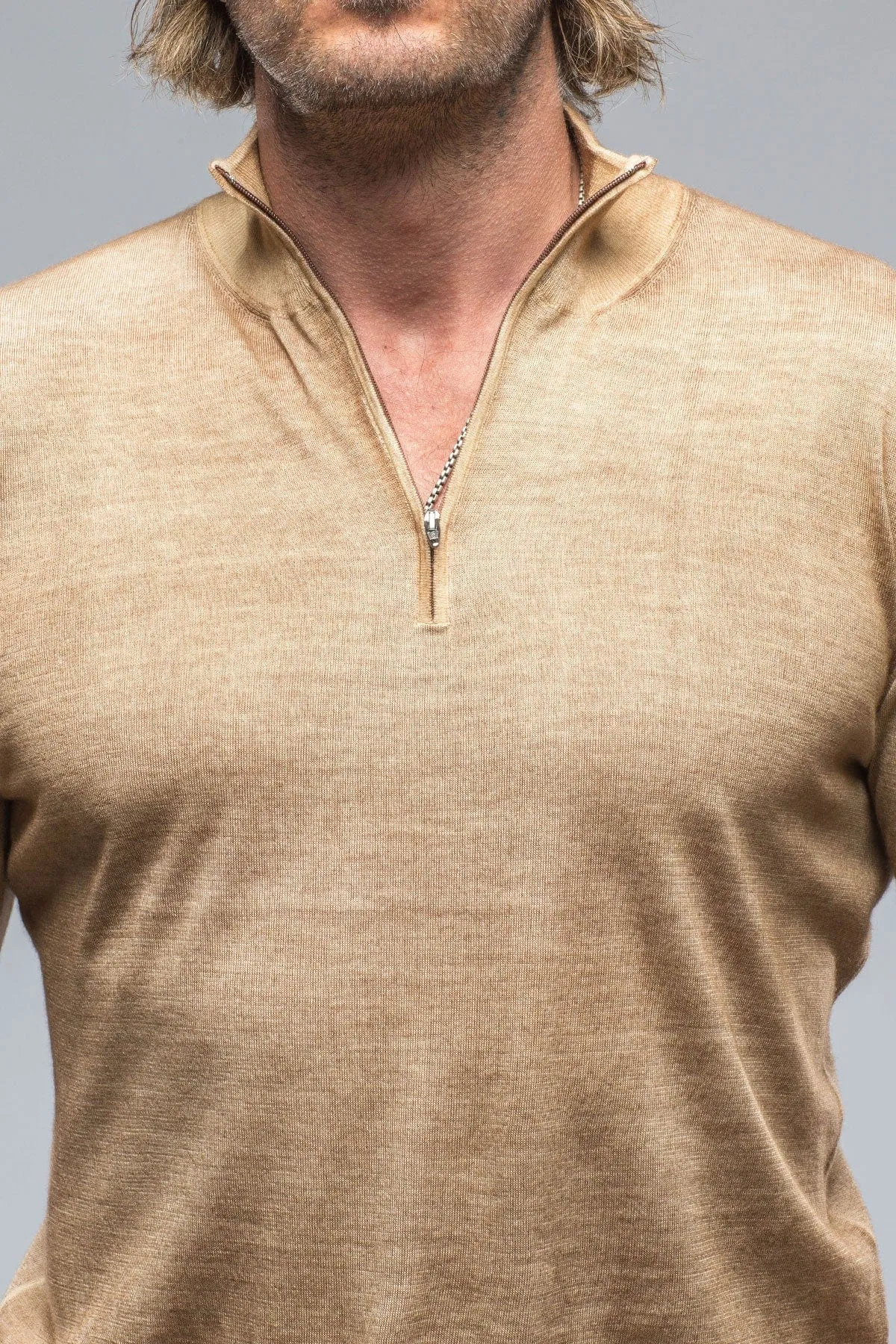 Queniin Cashmere Quarter Zip In Rust