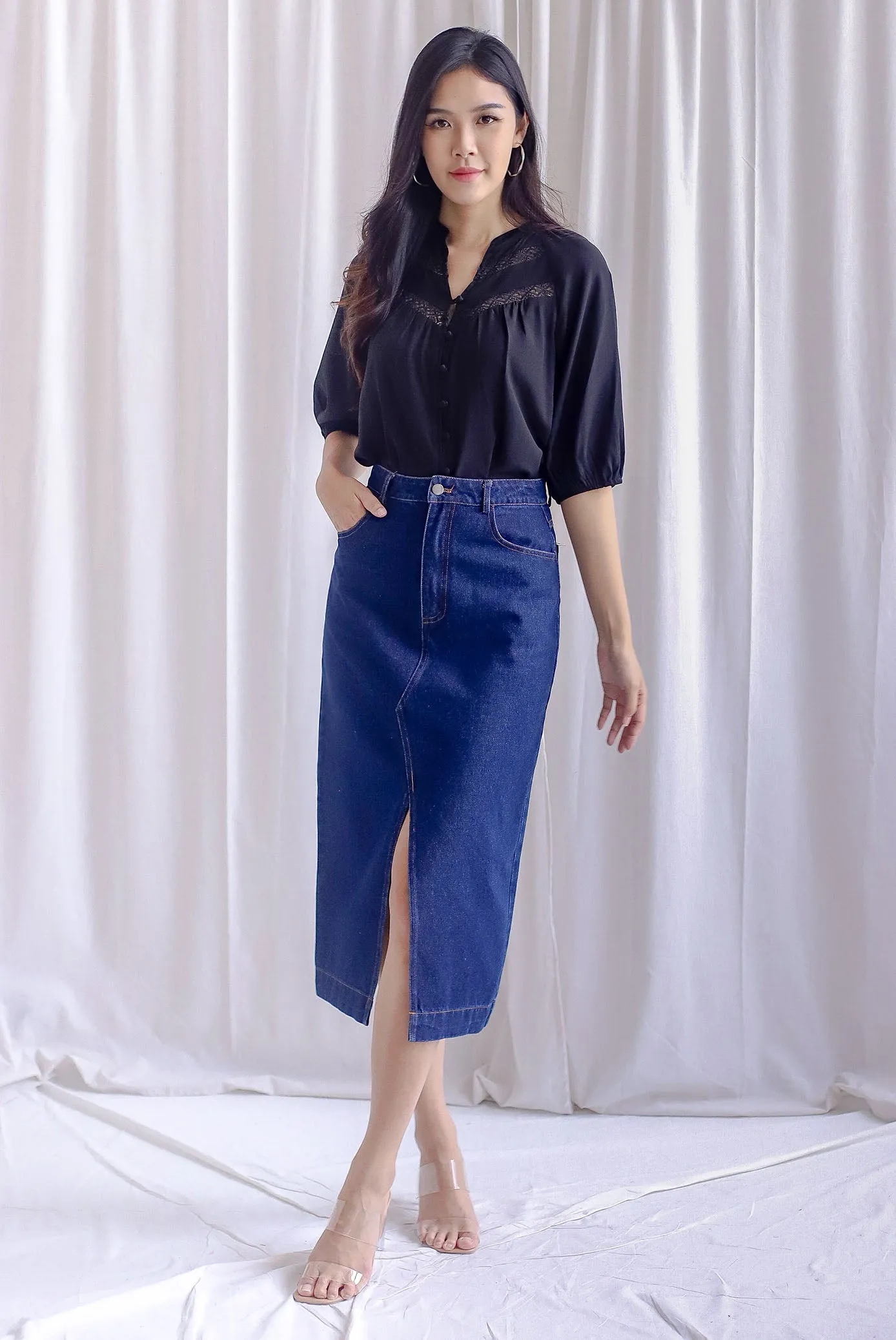 River Lattice Insert Button Top In Black