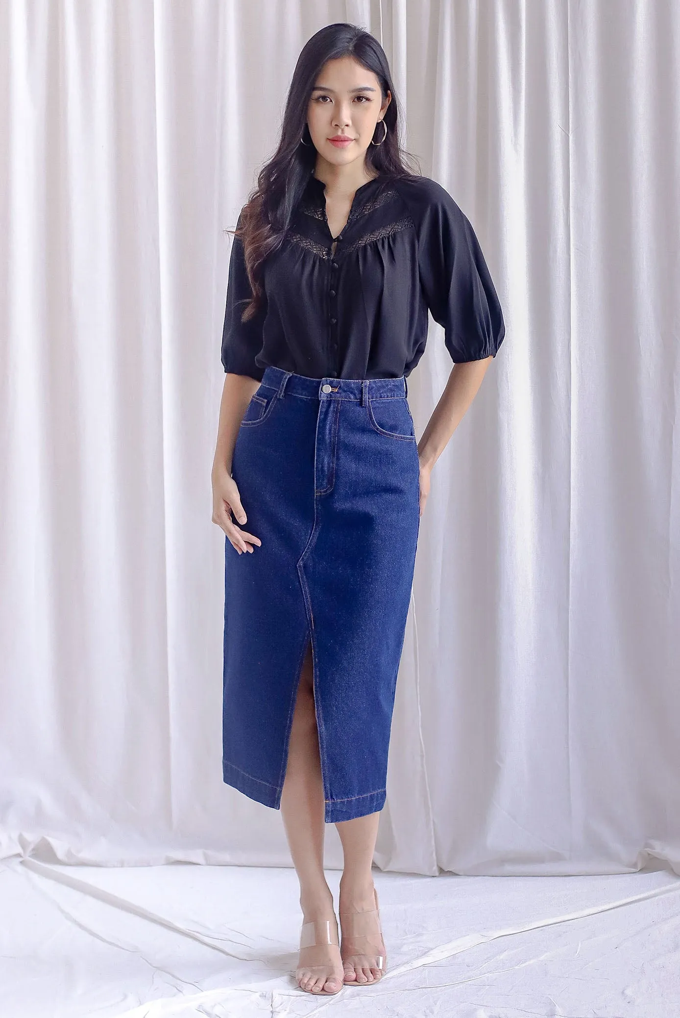 River Lattice Insert Button Top In Black