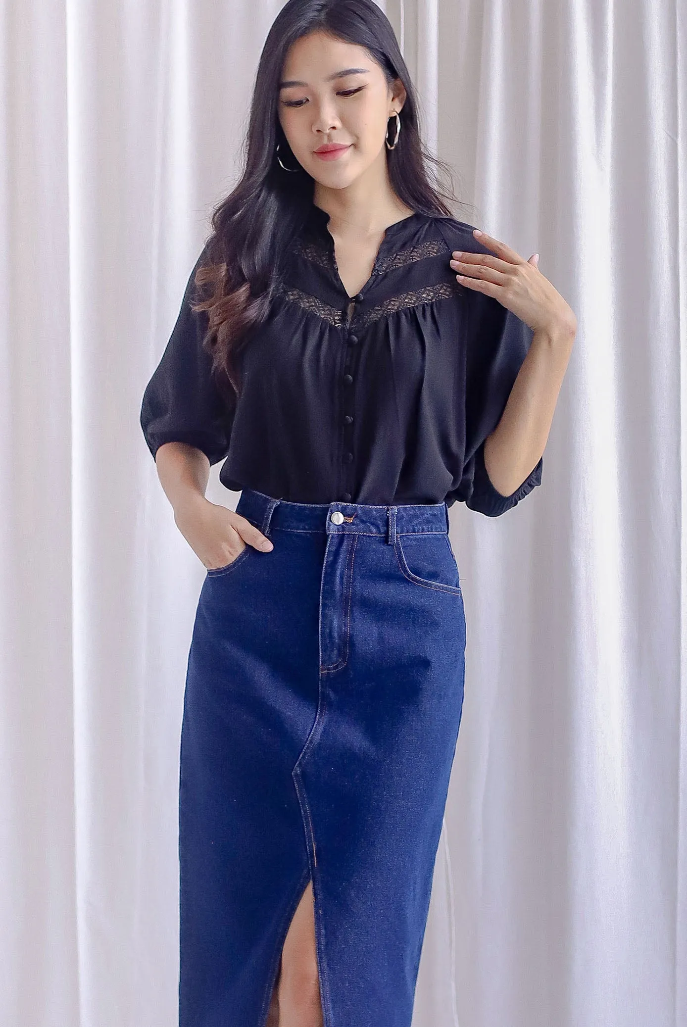 River Lattice Insert Button Top In Black