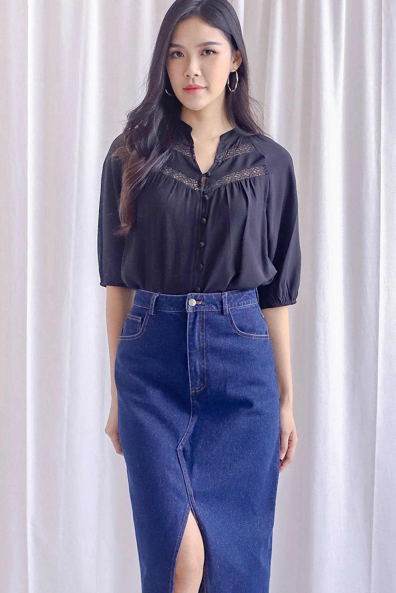River Lattice Insert Button Top In Black