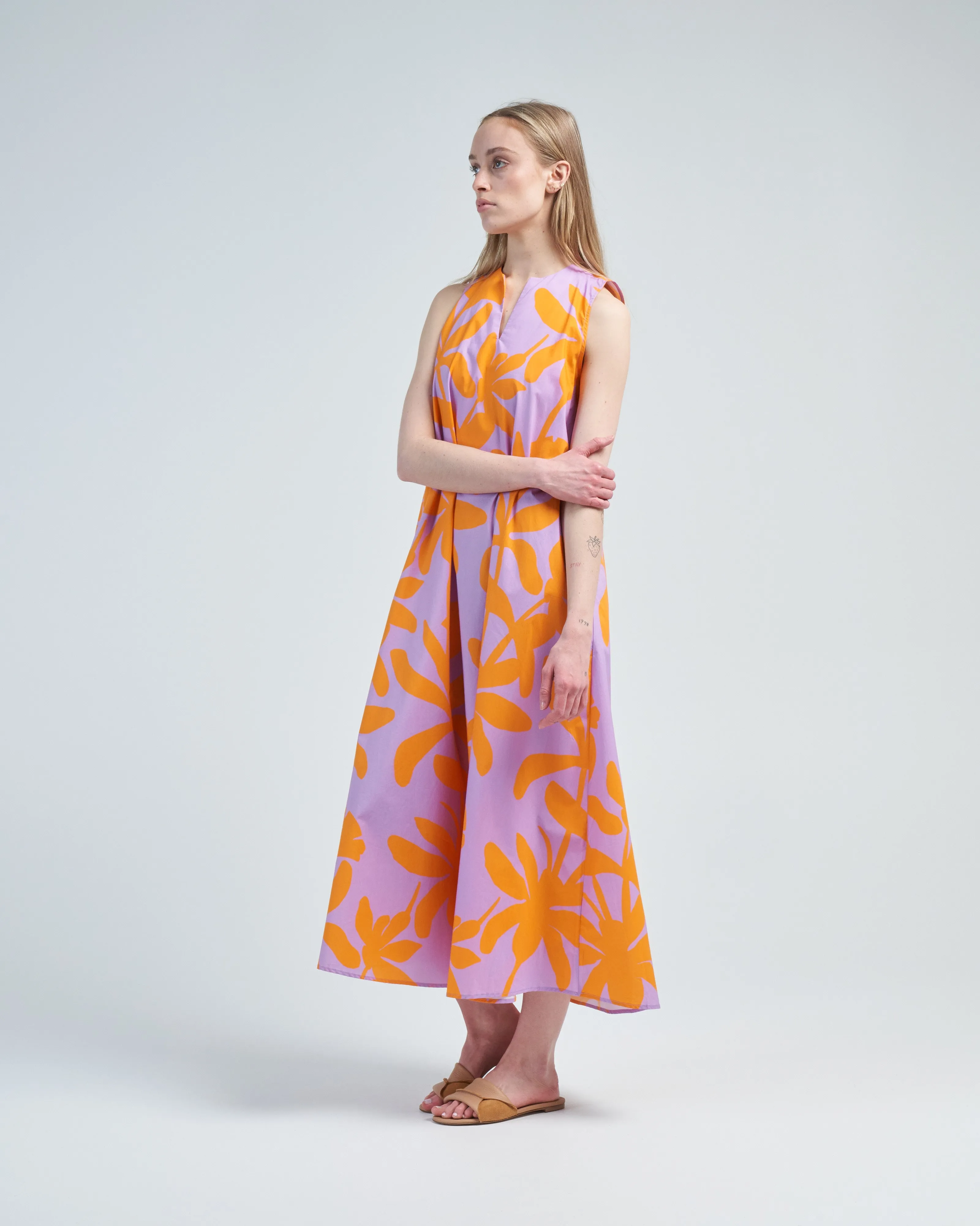 sleeveless long dress