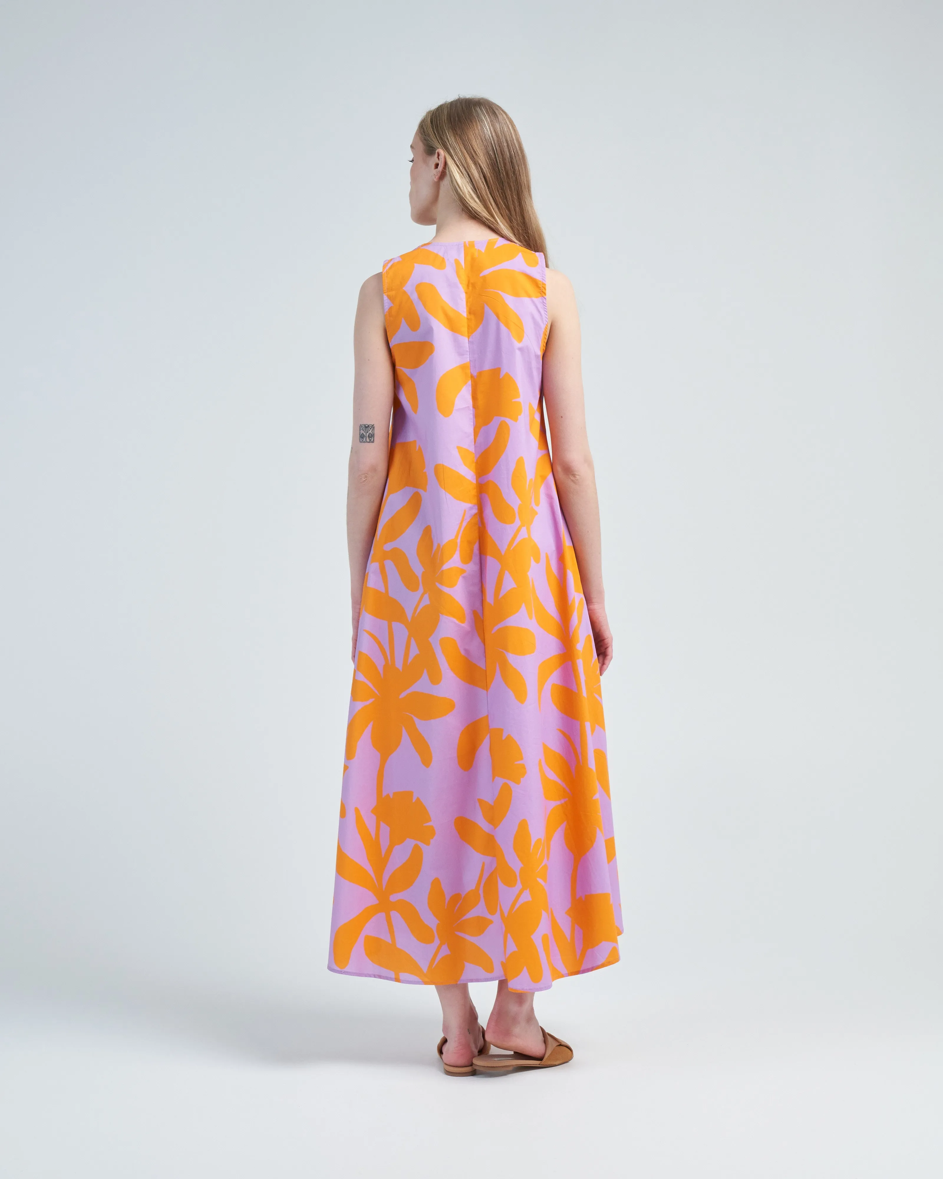 sleeveless long dress