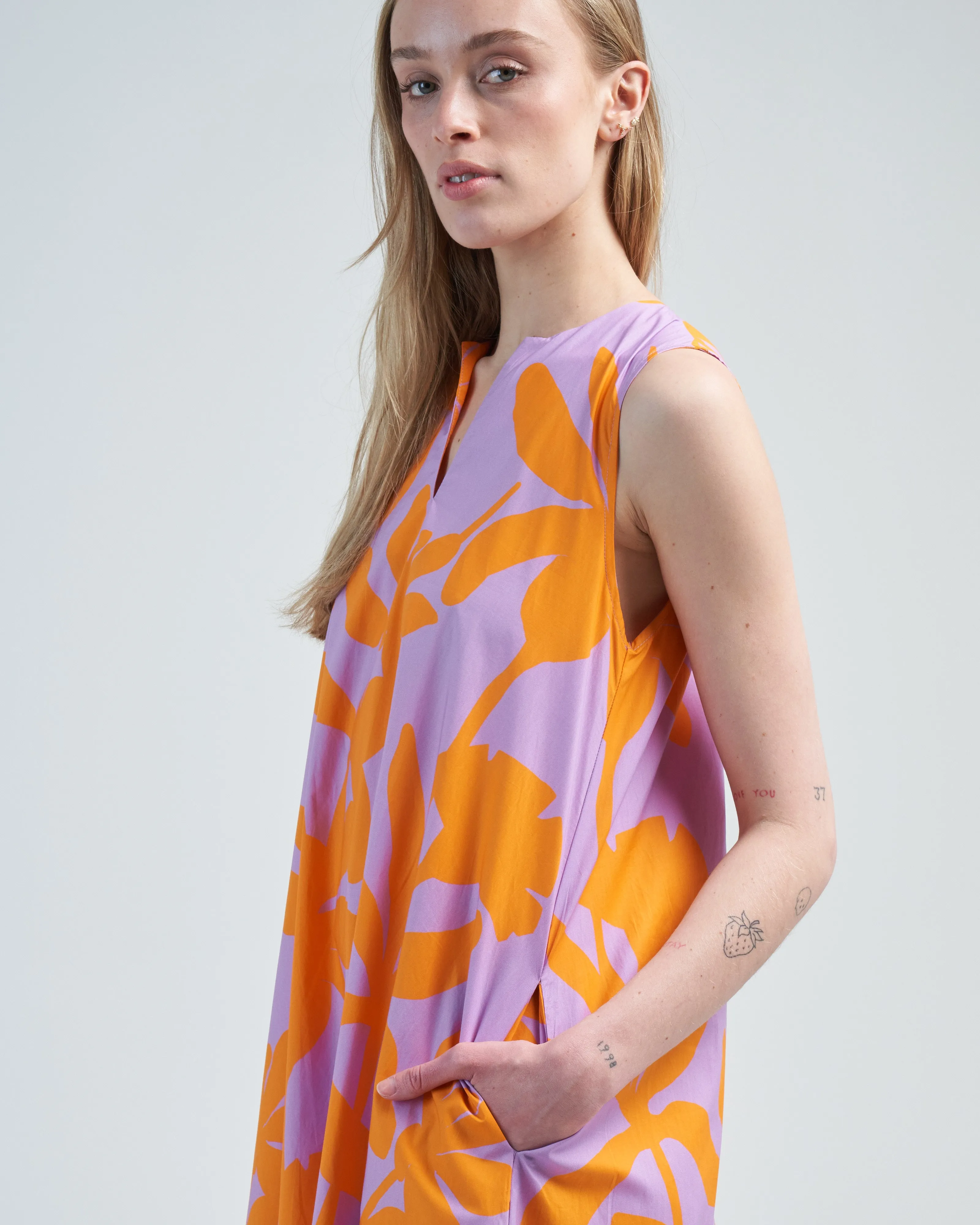 sleeveless long dress
