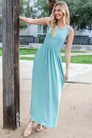 SOLID SLEEVELESS MAXI DRESS