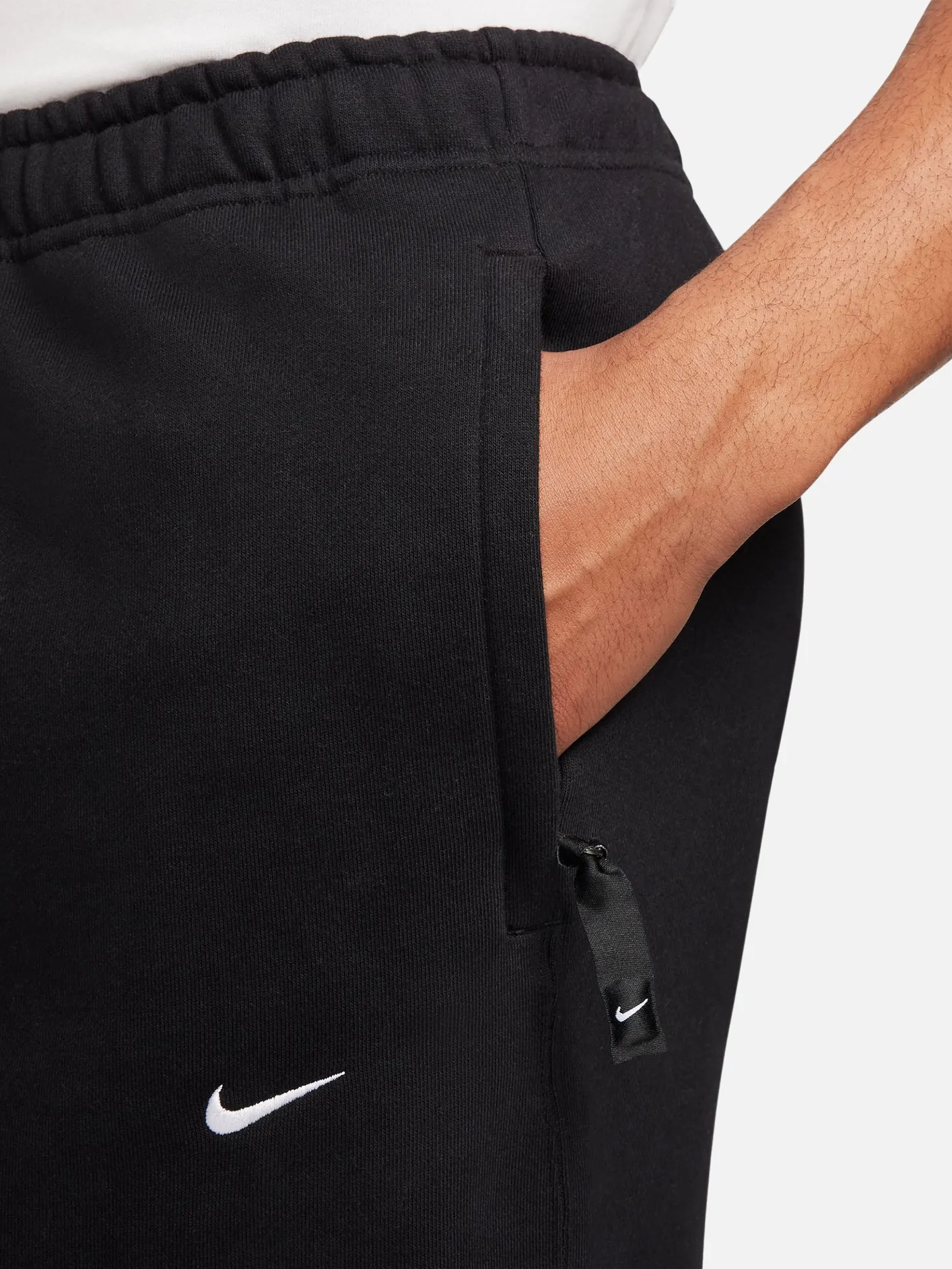 Solo Swoosh Men's Open-Hem Fleece Trousers - Black