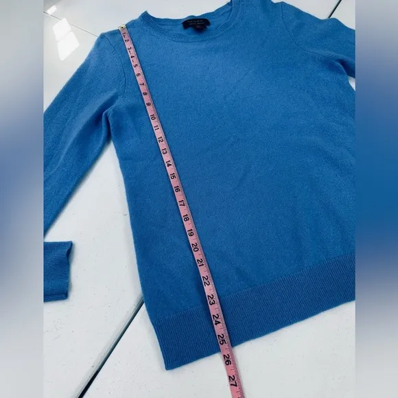 Tahari Cashmere Long Sleeve Sweater Blue