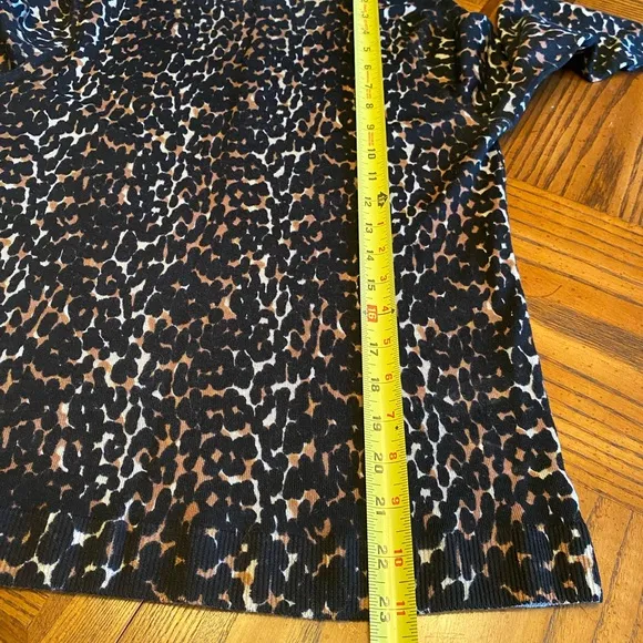 Talbots Women’s Merino Wool Crew Neck Animal Print Sweater Size MP