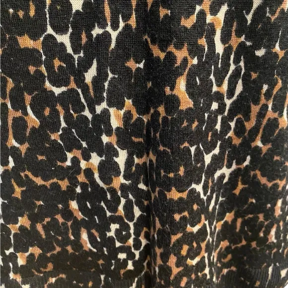 Talbots Women’s Merino Wool Crew Neck Animal Print Sweater Size MP
