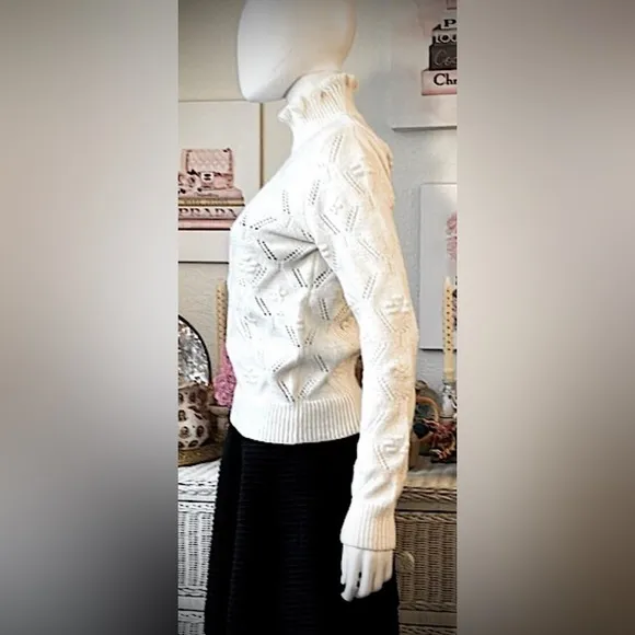 The Cashmere Project Ruffled mock neck Pullover sweater cream color Size Small