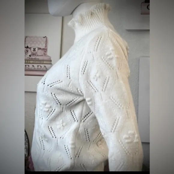 The Cashmere Project Ruffled mock neck Pullover sweater cream color Size Small