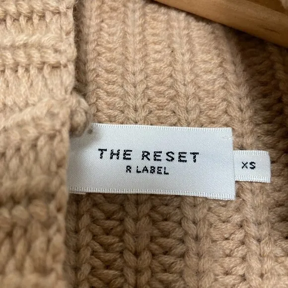 The Reset Max Mock Neck 100% wool  Size XS