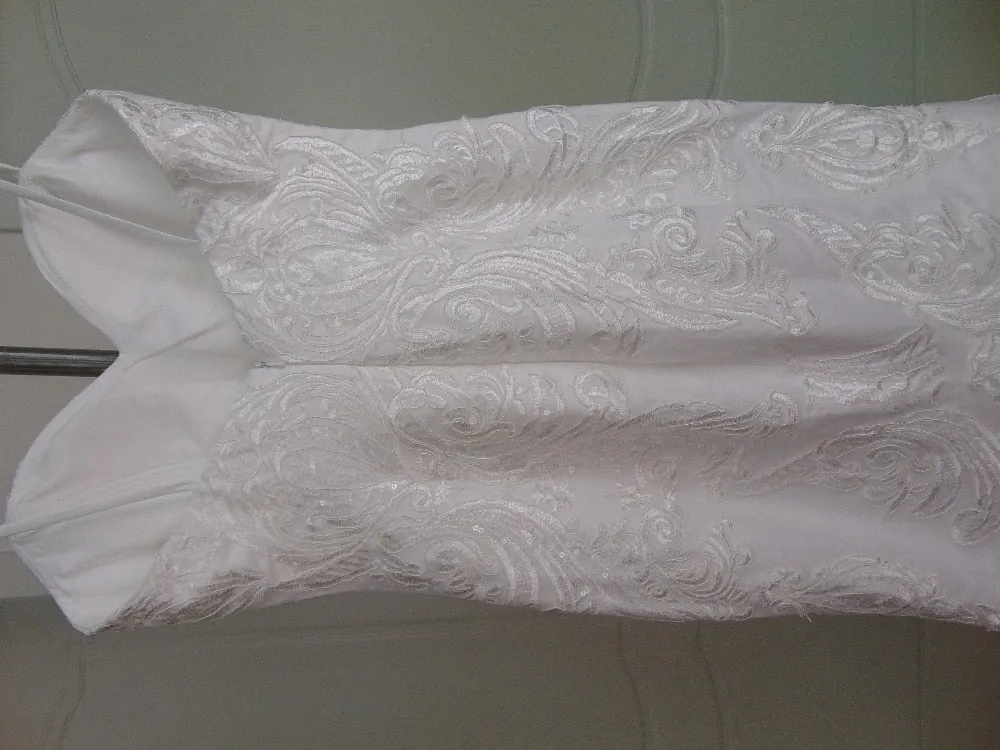 The Sales Rack-Sweetheart Vintage Mermaid Bridal Dress with Unique Lace Appliques And Curve Enhancing Illusion