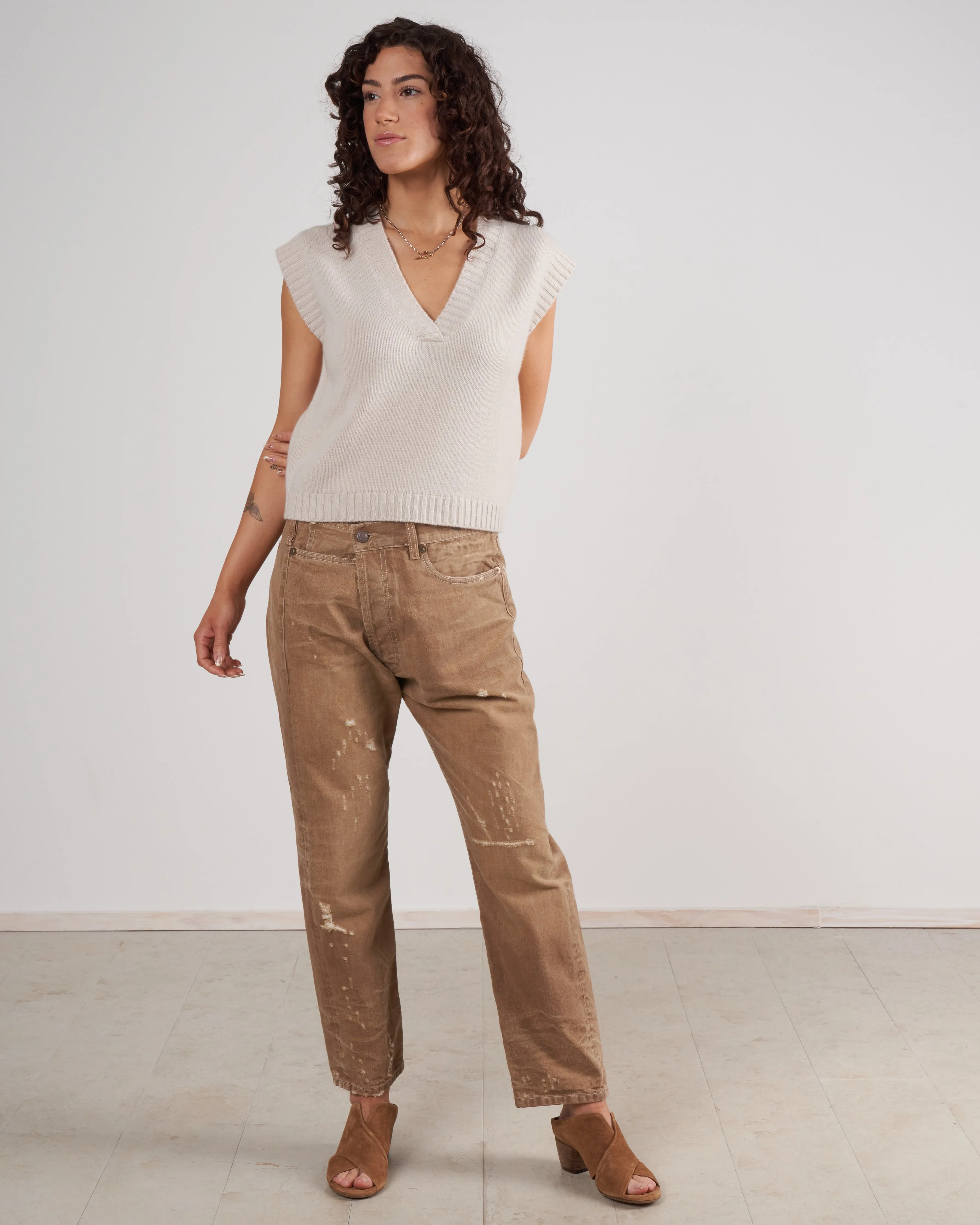 v-neck vest - shadow white cc1-41
