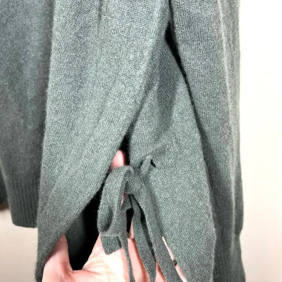 Vince Bow Side Tie Cashmere Crew Sweater Womens Size Medium Pre Owned