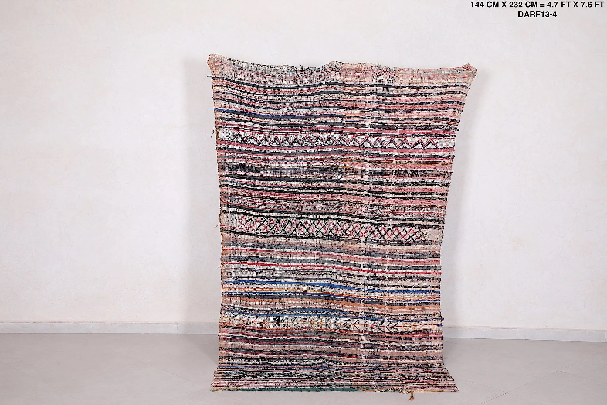 Vintage Moroccan Handwoven Kilim Rug 4.7 FT X 7.6 FT - Authentic Craftsmanship