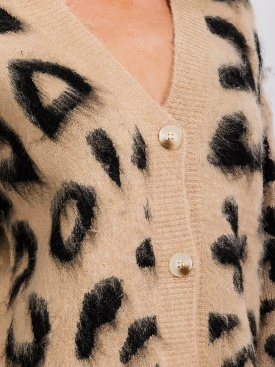 WOMEN'S LONG SLEEVE BUTTON CLOSURE ANIMAL PRINT CARDIGAN SWEATER