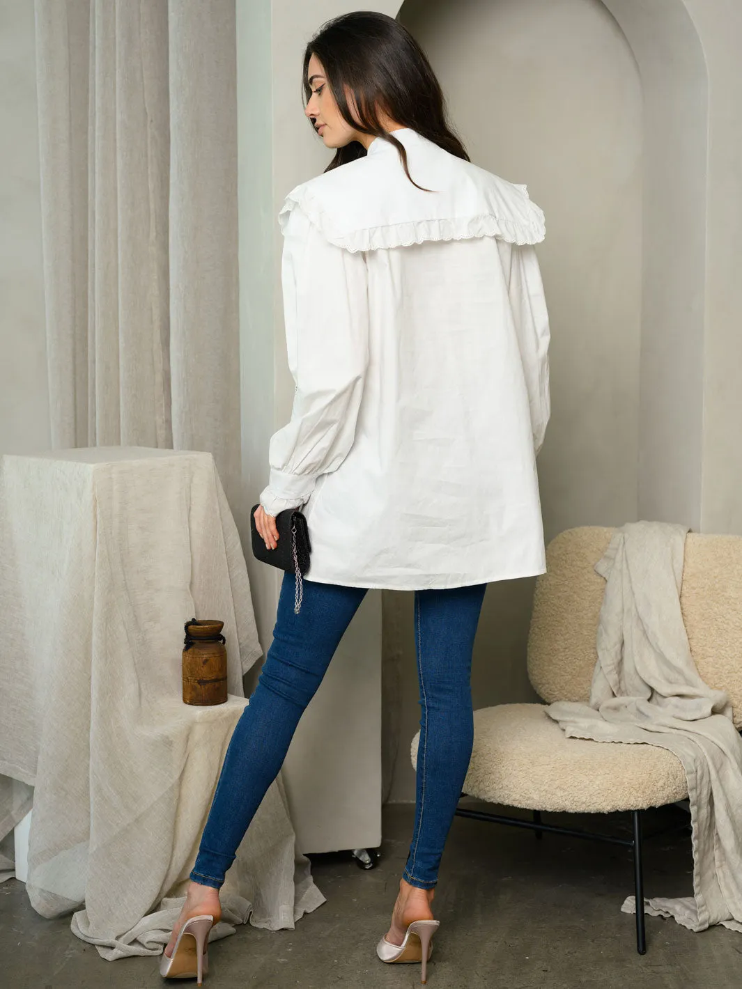 WOMEN'S LONG SLEEVE RUFFLE EYELET DETAILED TOP