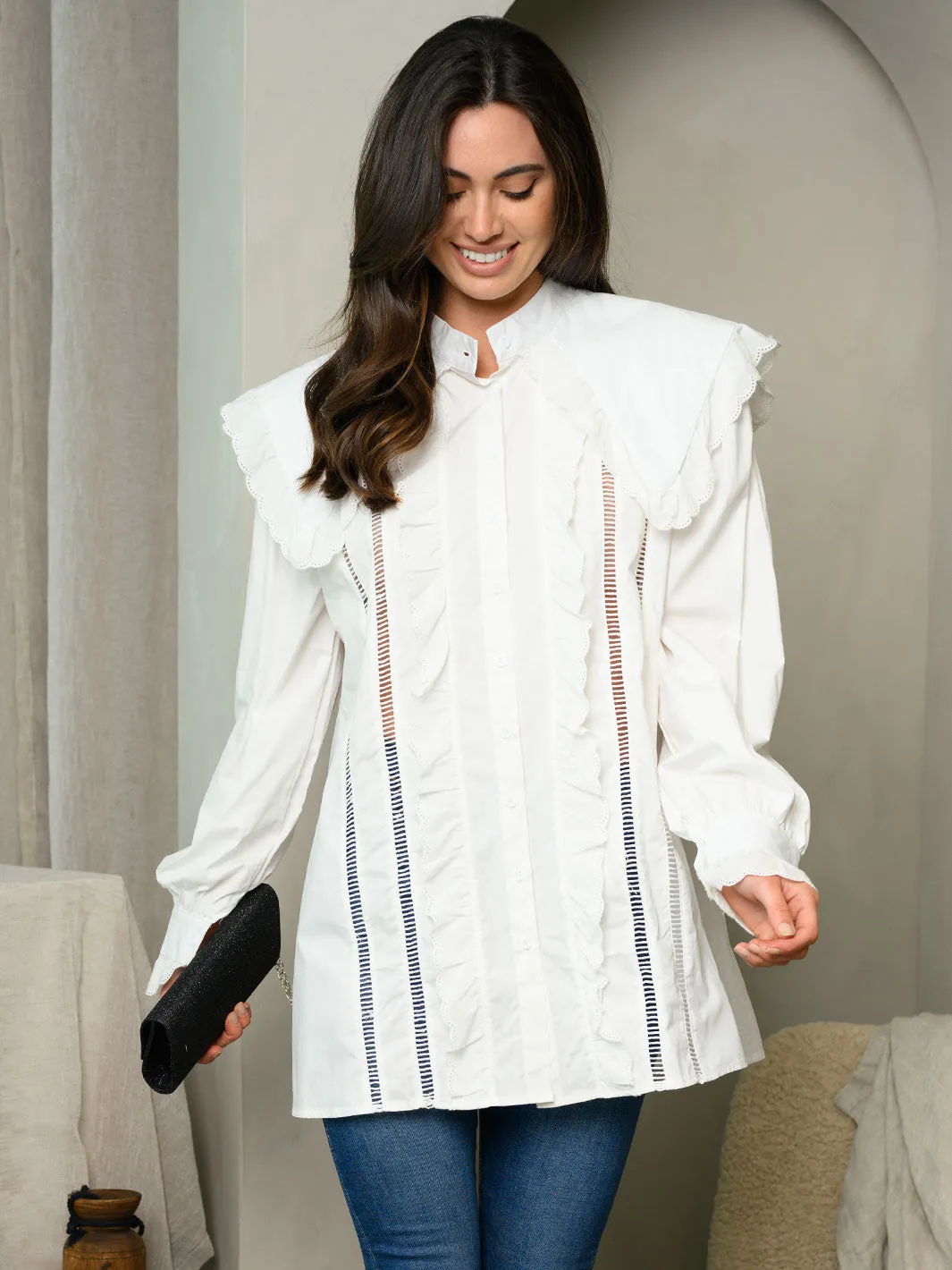 WOMEN'S LONG SLEEVE RUFFLE EYELET DETAILED TOP