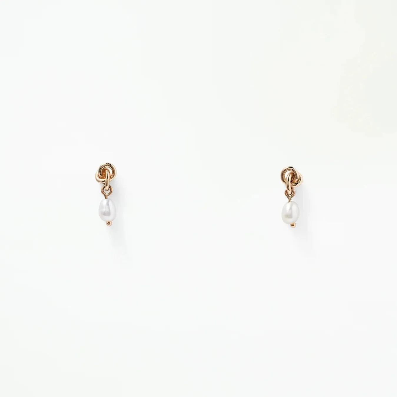 wwake / little ode pearl earring - single